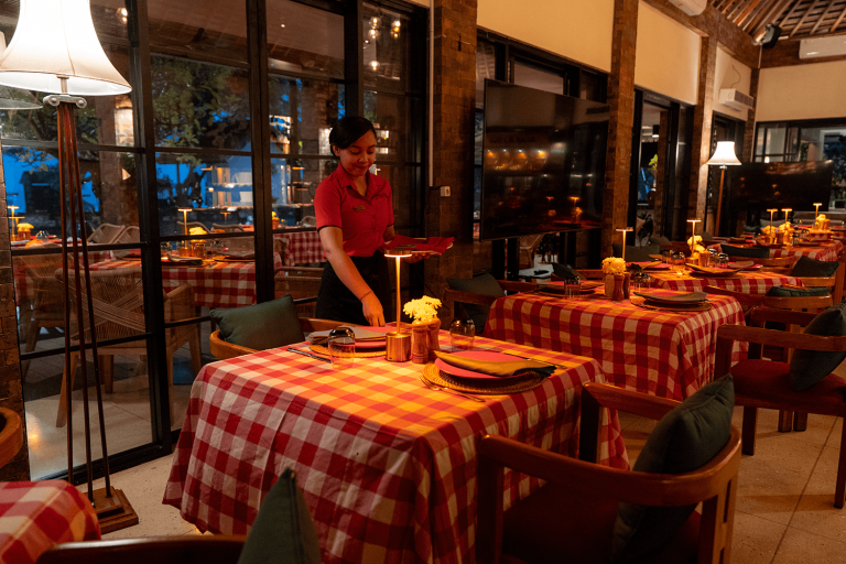 Rosso Vivo Dine & Lounge