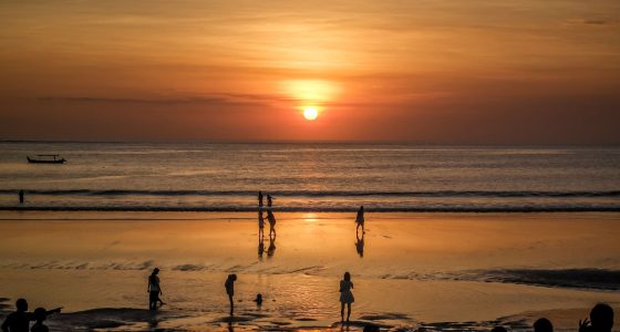 Kuta Sea View Hotel - Explore: Kuta Beach